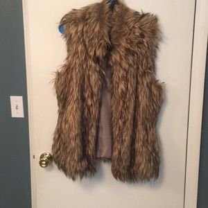 Faux Fur Vest. XL